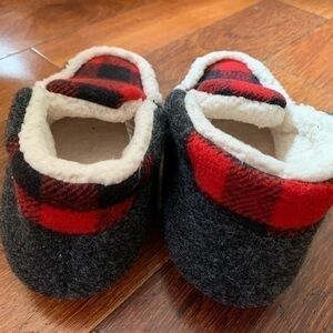 Dearfoam kids size 11-12